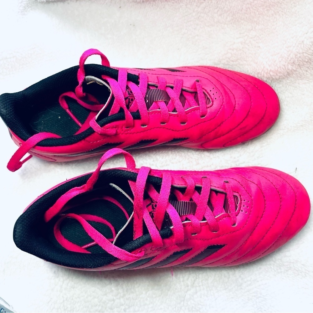 Adidas Women’s Cleats / Sneakers – Pink – Size 5 Big Kid – Excellent Condition - Picture 3 of 10